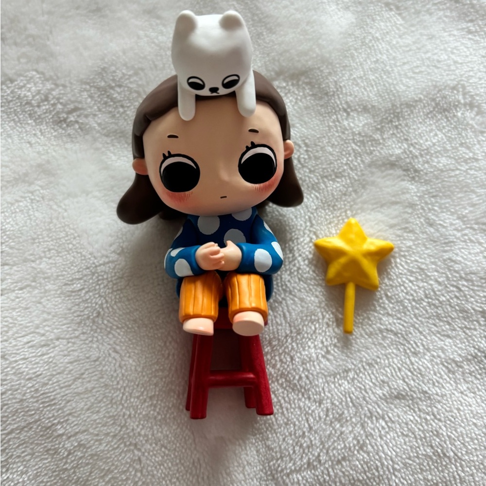 Popmart Nyota we are all stars figure